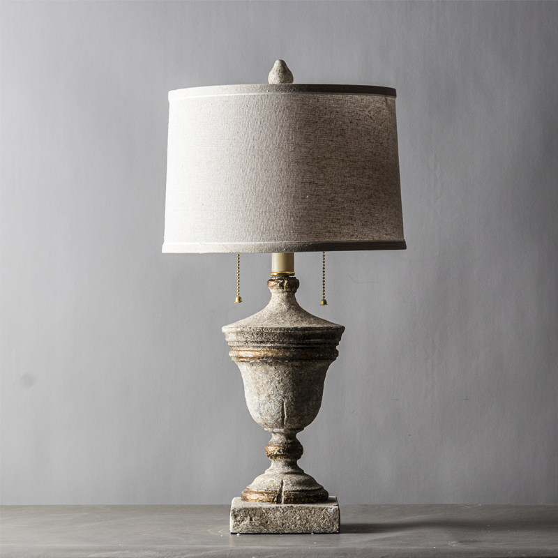 Solar Lamp - مصباح مكتبي بتصميم كلاسيكي، مصباح بسيط